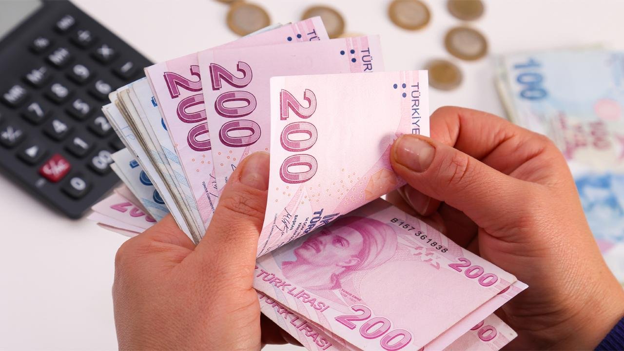 Memur ve emekliler ne kadar zam alacak?