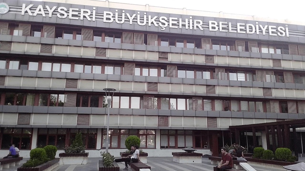 Kayseri Büyükşehir Belediyesi’nde iş bırakma eylemi yayılıyor!